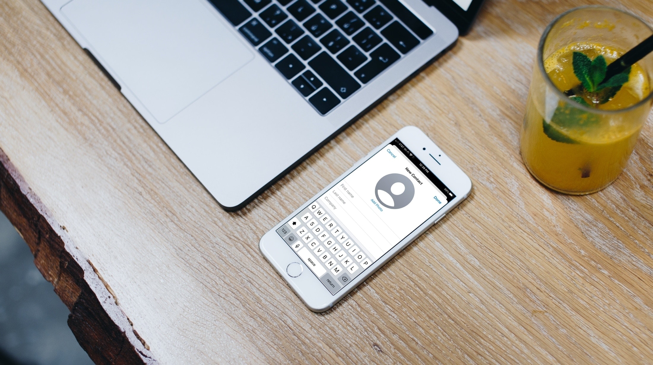 Aplikasi kontak iPhone Kontak Baru