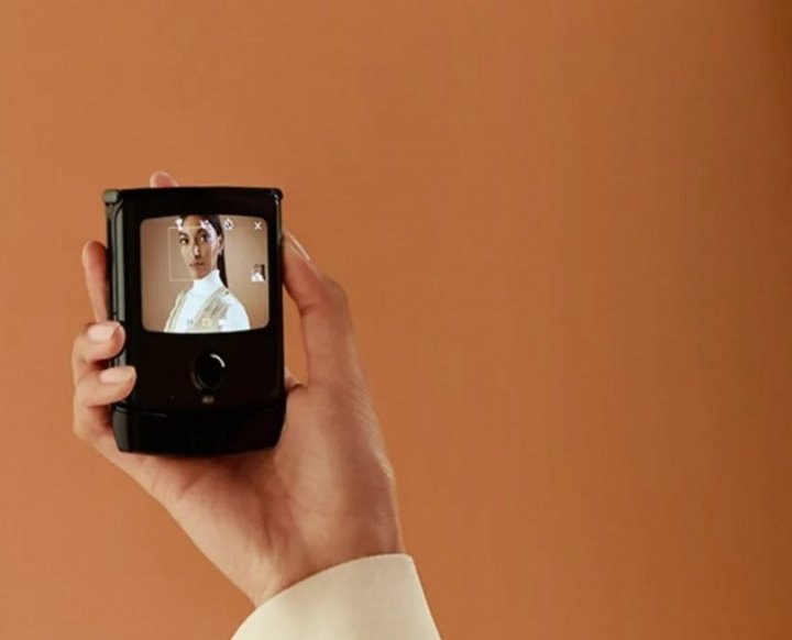 Gambar - Motorola Razr with Orange: harga dan tarif