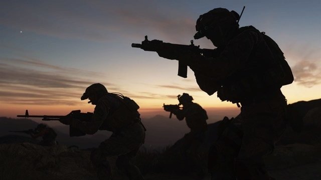 Modern Warfare tracer rounds, peluru merah, peluru biru