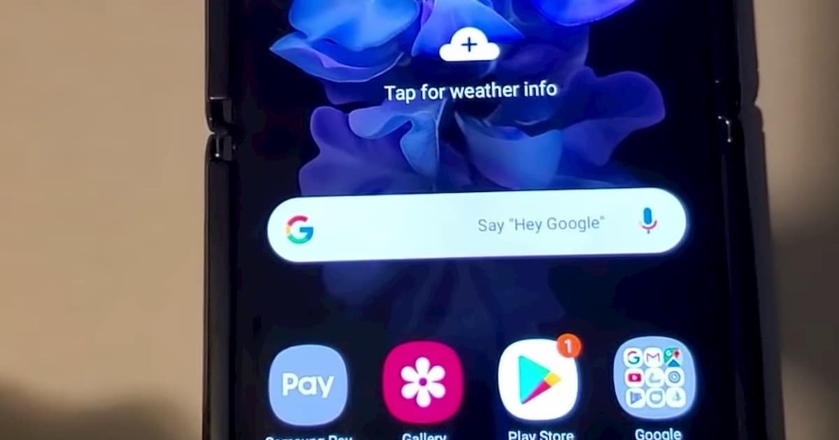 Samsung Galaxy Z Balik. Video menunjukkan lipatan dalam operasi penuh