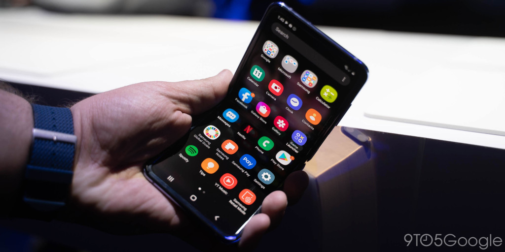 Samsung Galaxy Z Flip menjual dengan cepat di AS karena stok terbatas