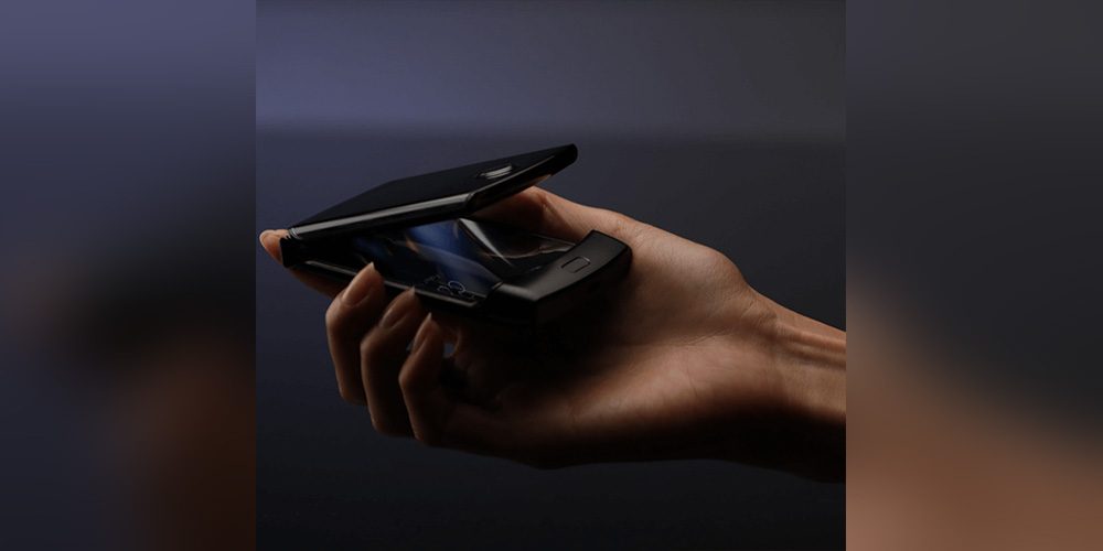[Update: Displays] Inilah gambar pertama yang tampak resmi dari ponsel Razr lipat Motorola