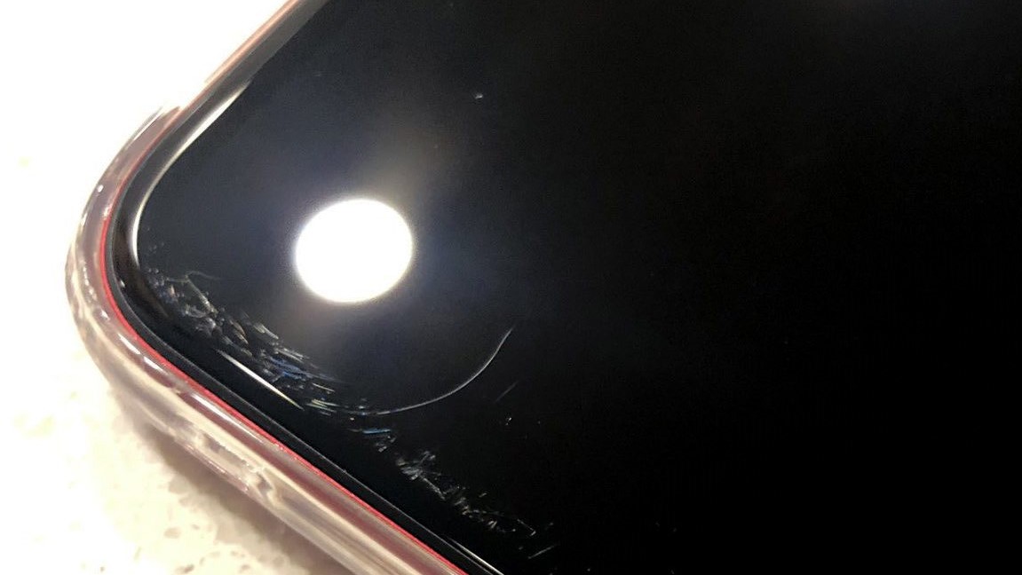 iPhone 11: Mystiska repor visas på skärmen