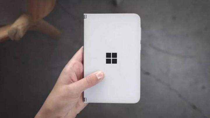 Surface Duo akan memasuki pasar musim panas ini 1