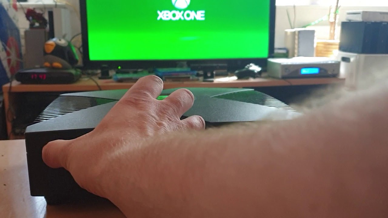 Melewati! Bangun Xbox One X di dalam tubuh Xbox Original