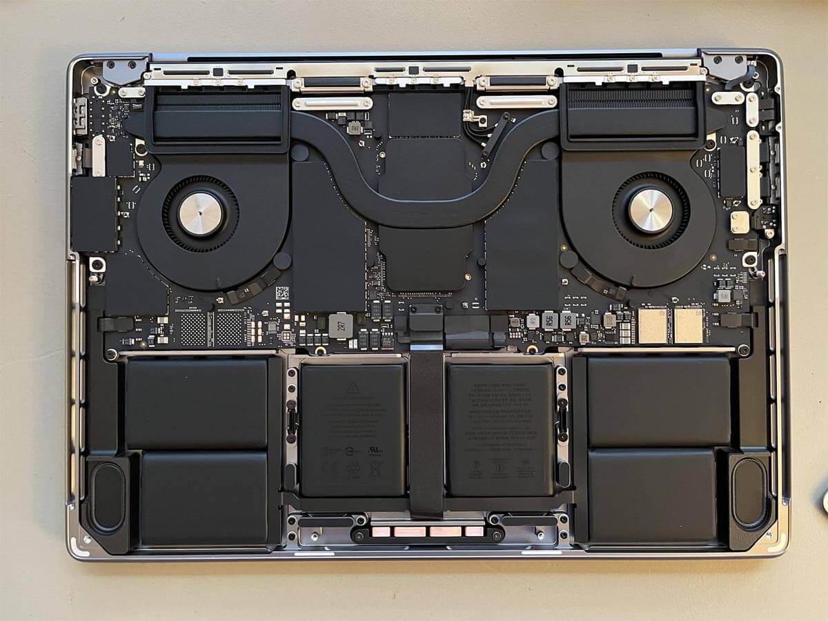 Pembongkaran MacBook Pro 2021